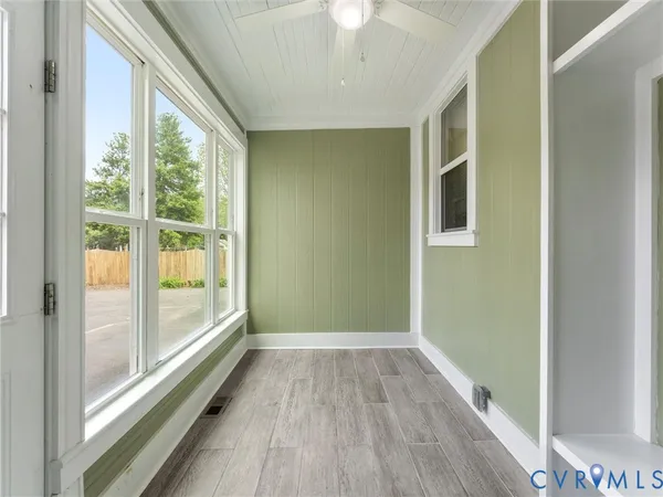 a view of empty room with window