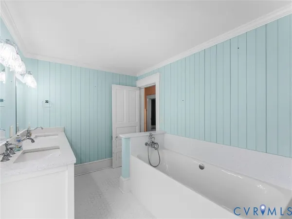a view of a storage & utility room