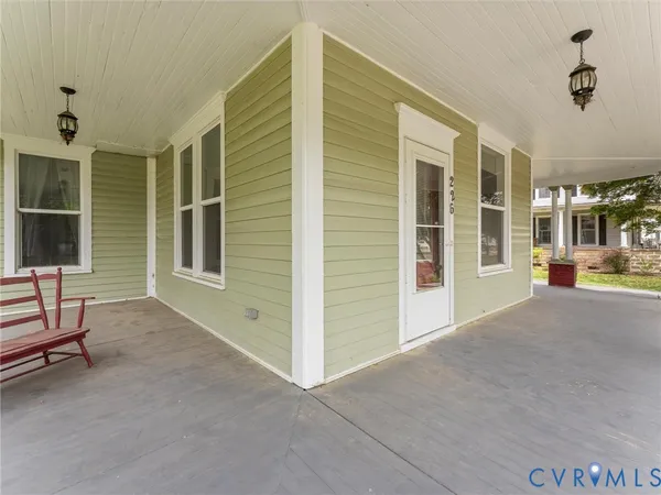 a view of a house with porch