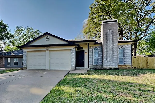 $1,975 | 5008 Santa Fe Court, Arlington, TX 76017