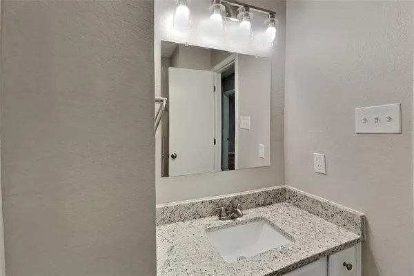 $1,975 | 5008 Santa Fe Court, Arlington, TX 76017