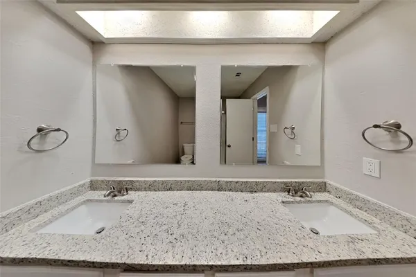 $1,975 | 5008 Santa Fe Court, Arlington, TX 76017