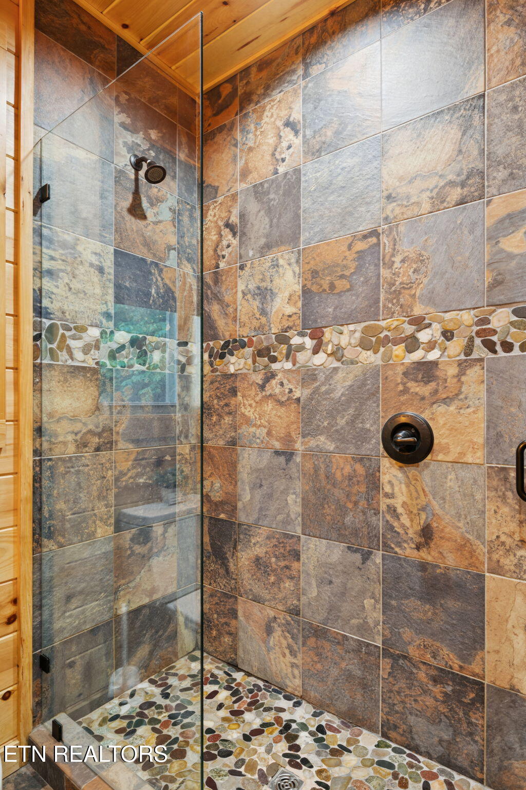 3119 Lexy Lane Sevierville, TN 37862 - Photo 43 of 59 Master Bath