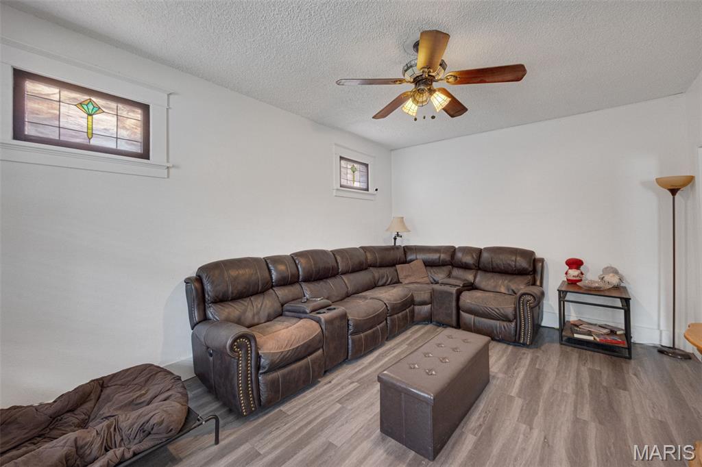 4932 Heege Road St. Louis, MO 63123 - Photo 3 of 37 Gallery Image 3
