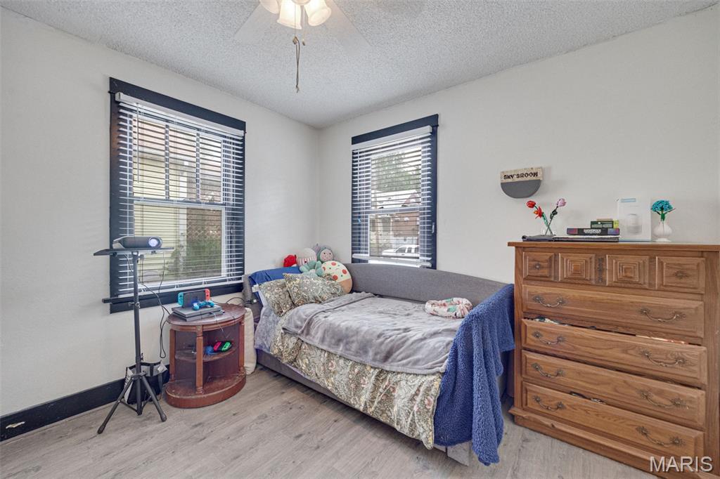 4932 Heege Road St. Louis, MO 63123 - Photo 5 of 37 Gallery Image 5