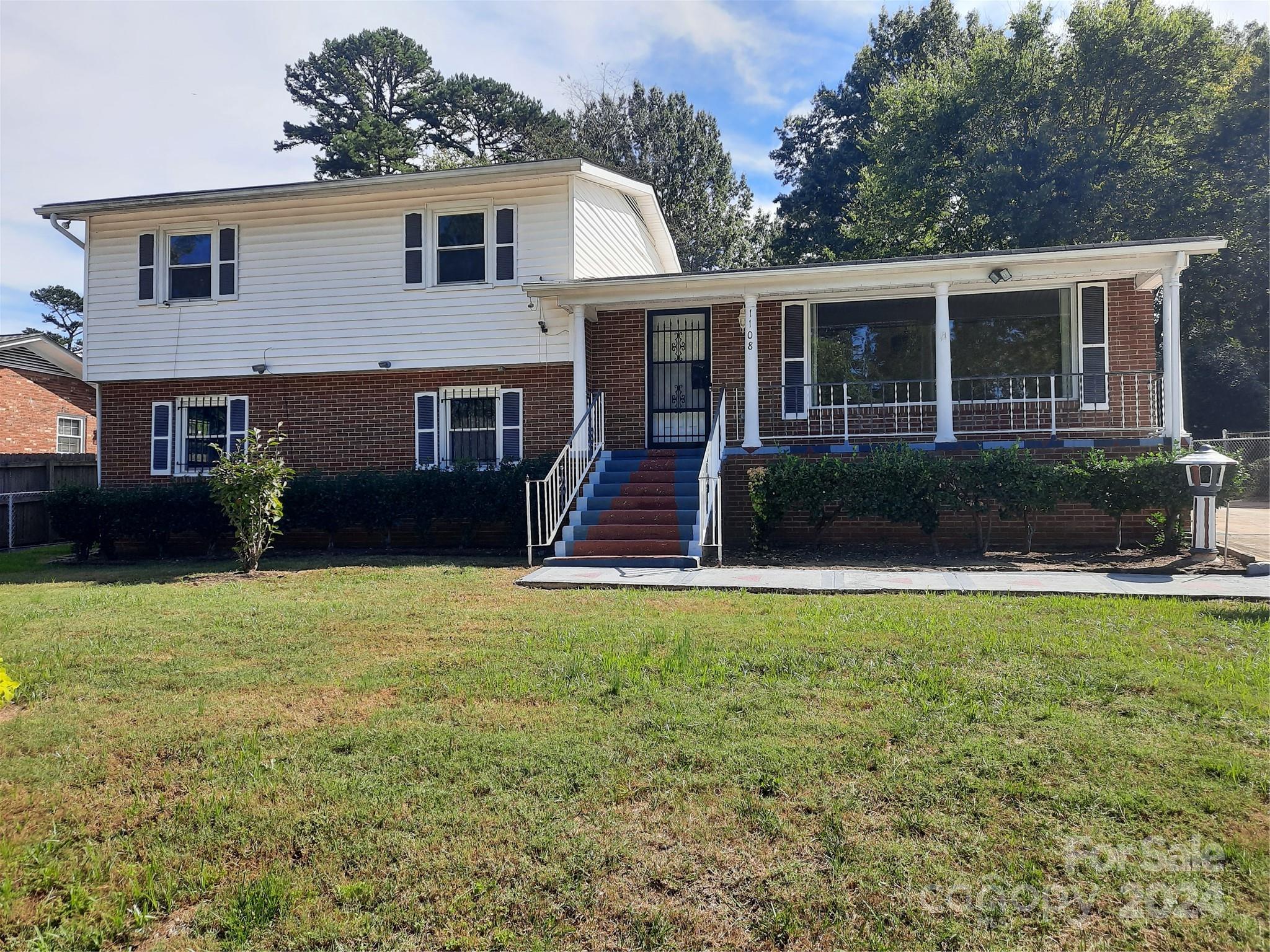 1108 Log Cabin Road Charlotte, NC 28213 - Photo 1 of 24 Gallery Image 1