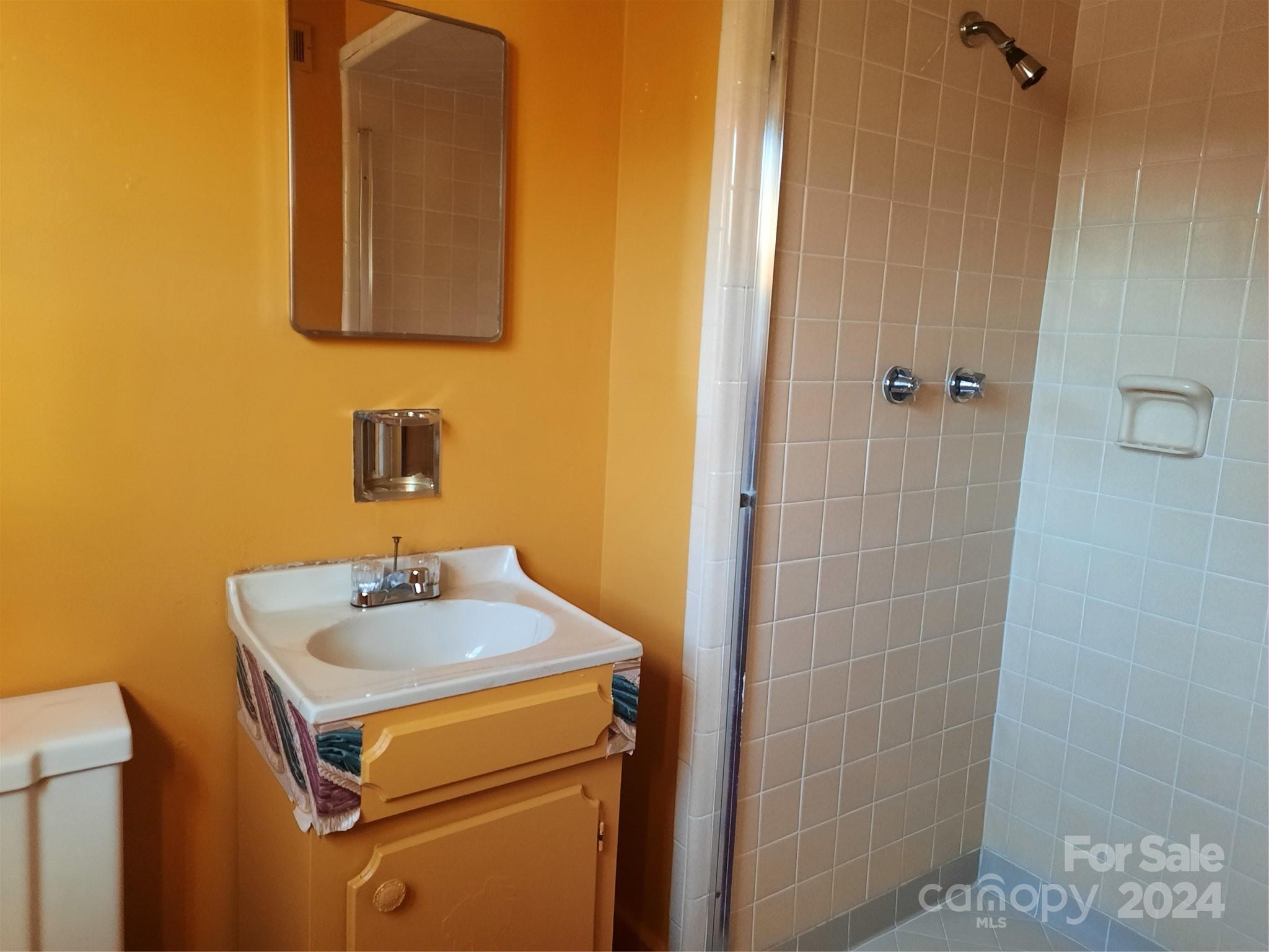 1108 Log Cabin Road Charlotte, NC 28213 - Photo 11 of 24 Gallery Image 11