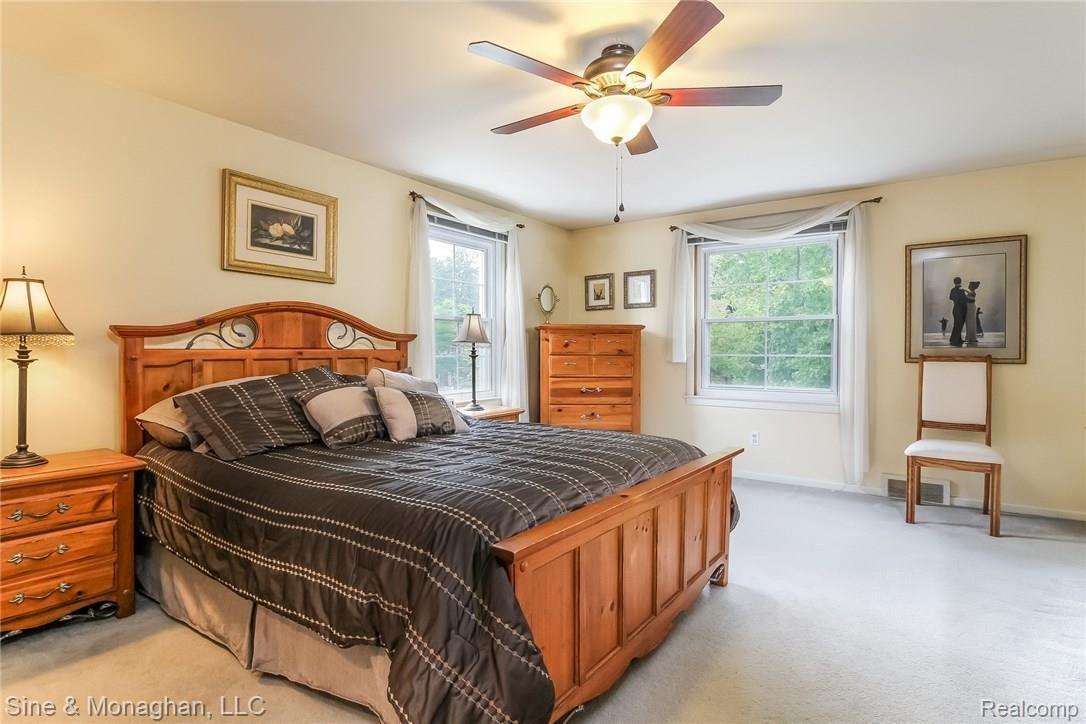 1605 Prestwick Road Grosse Pointe, MI 48236 - Photo 21 of 46 021-Master_Bedroom-4743293-medium.jpg
