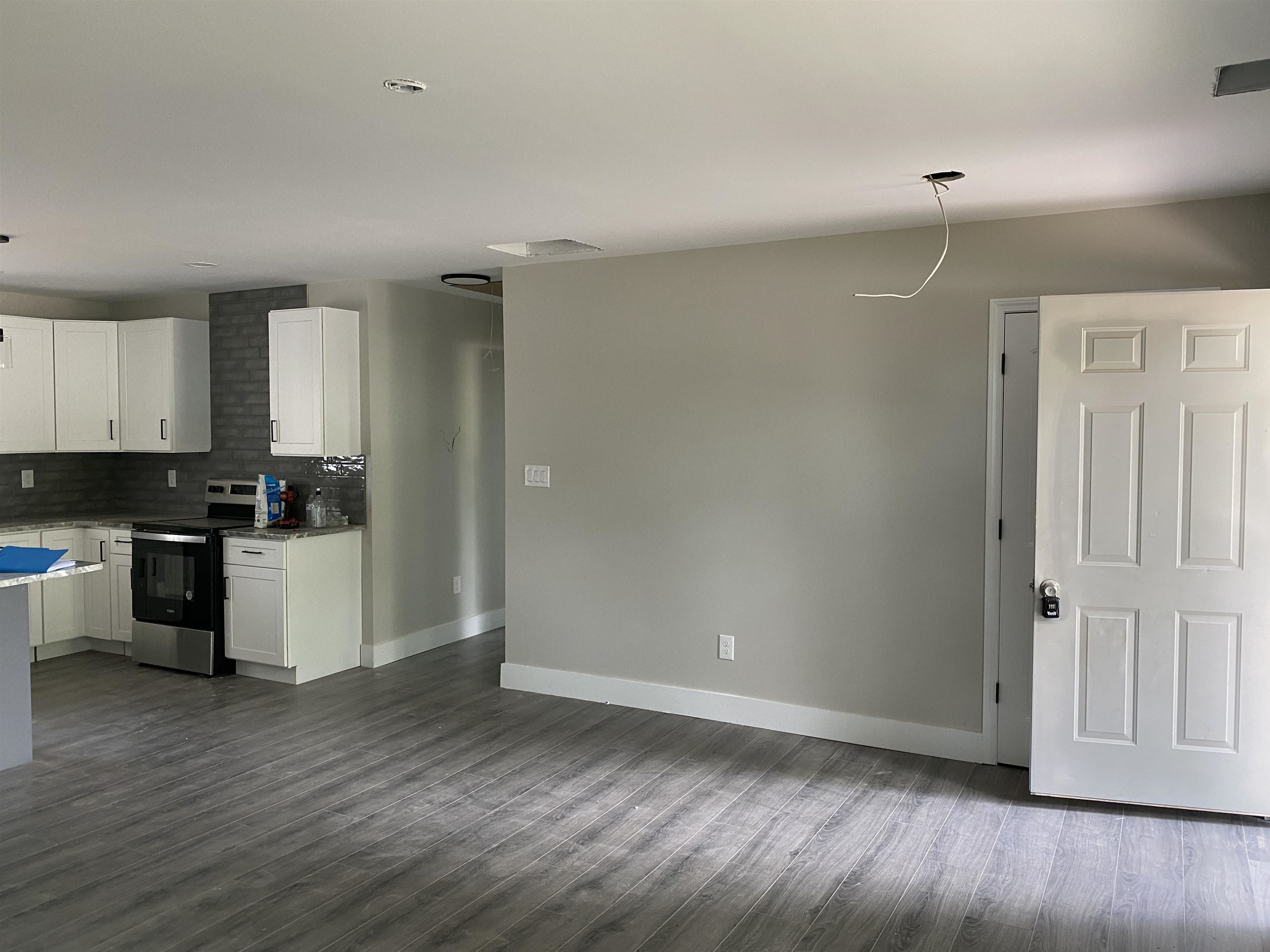 261 Cedar Springs Road Spartanburg, SC 29302 - Photo 4 of 23 Gallery Image 4
