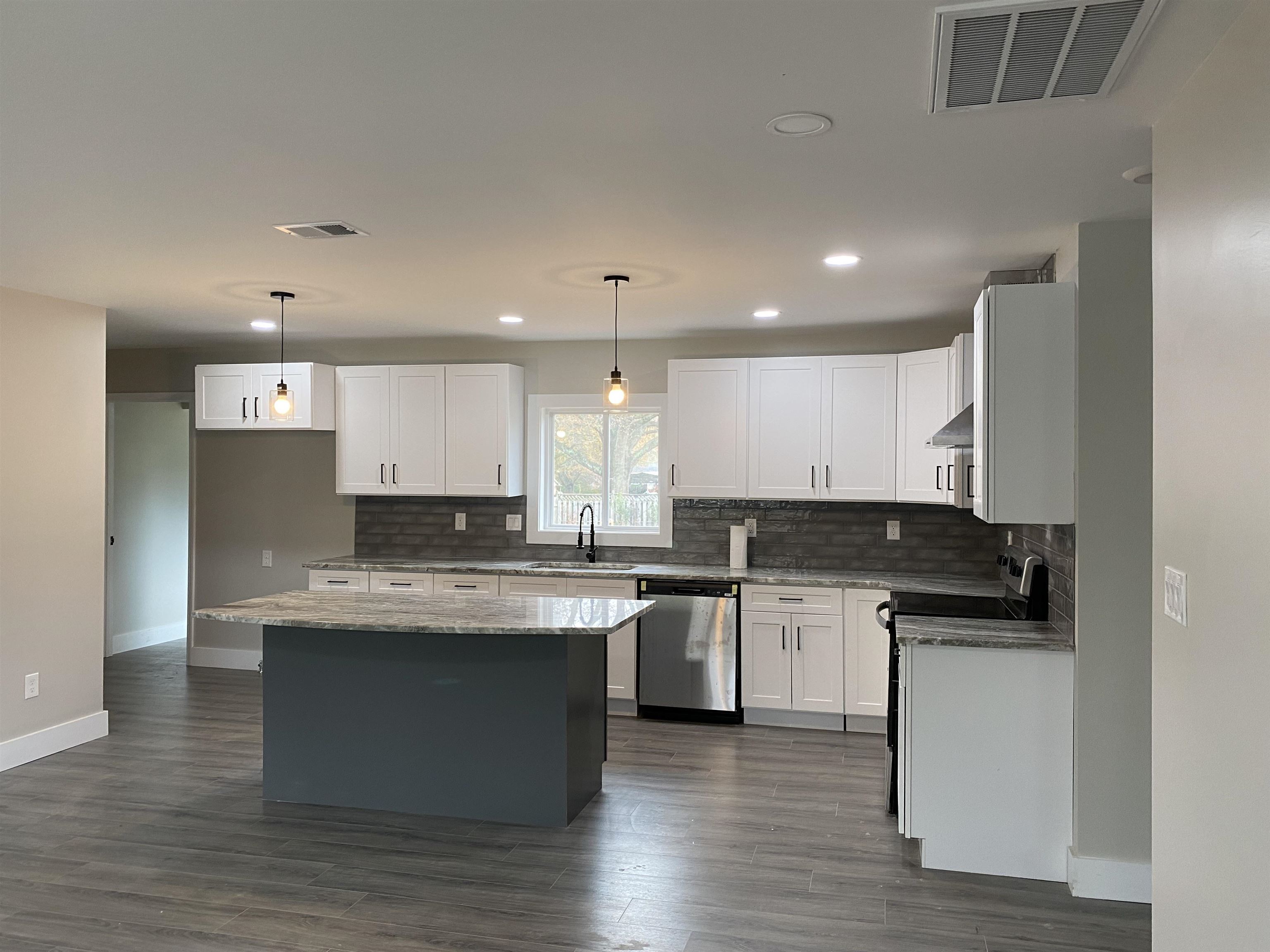 261 Cedar Springs Road Spartanburg, SC 29302 - Photo 6 of 23 Gallery Image 6