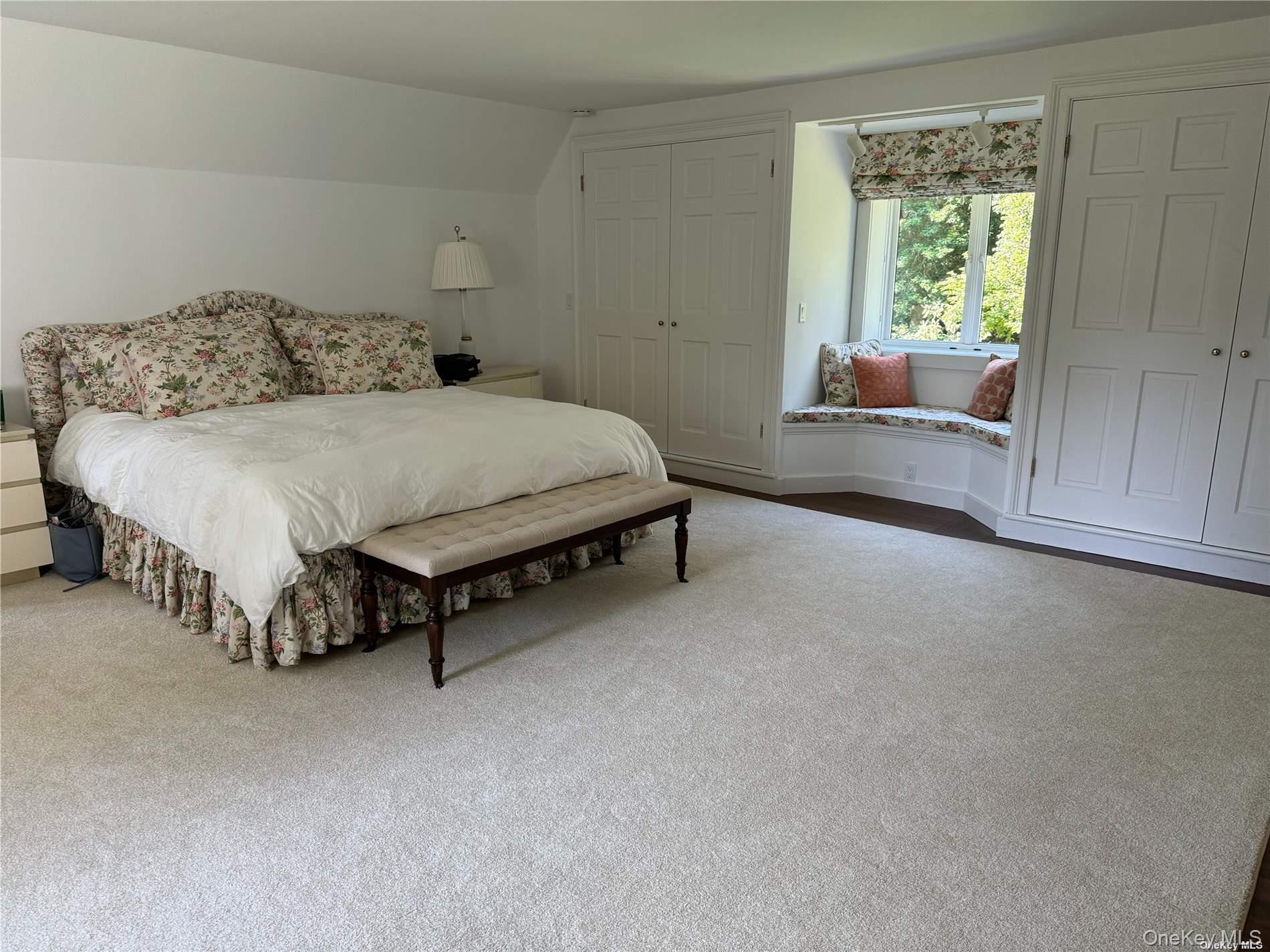 8 Valley Road Locust Valley, NY 11560 - Photo 14 of 34 Primary with window seat