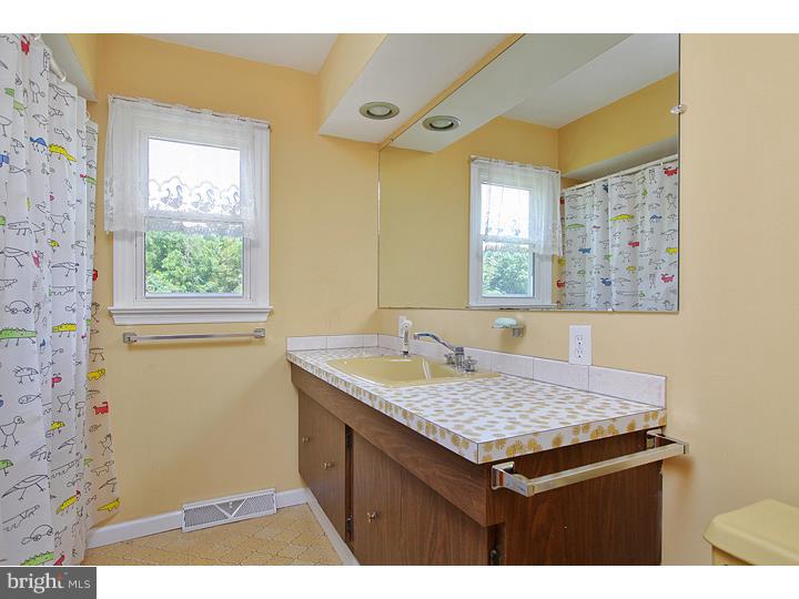 342 Heritage Road Sewell, NJ 08080 - Photo 18 of 20 Bathroom