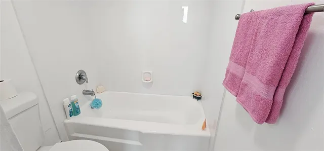 $1,750 | 2000 Northeast 135th Street, Unit 605, North Miami, FL 33181