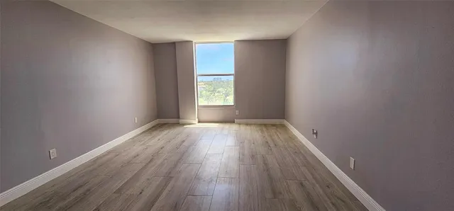 $1,750 | 2000 Northeast 135th Street, Unit 605, North Miami, FL 33181