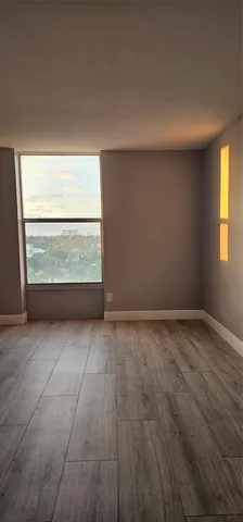 $1,750 | 2000 Northeast 135th Street, Unit 605, North Miami, FL 33181