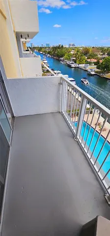 $1,750 | 2000 Northeast 135th Street, Unit 605, North Miami, FL 33181