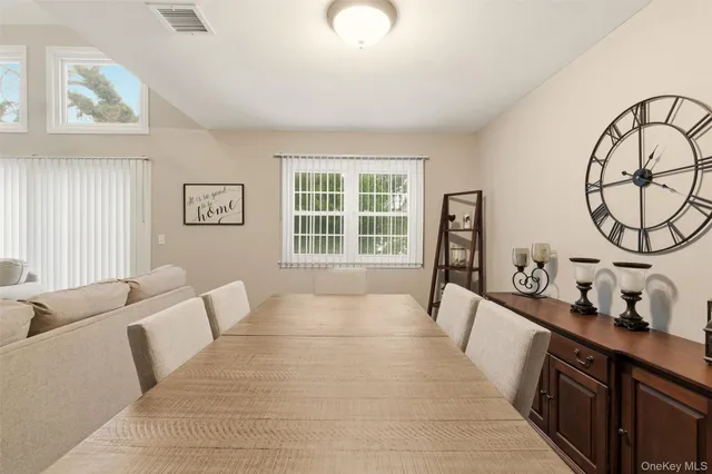 $650,000 | 11 Indian Trace, Kings Park, NY 11754