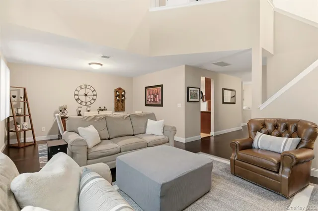 $650,000 | 11 Indian Trace, Kings Park, NY 11754