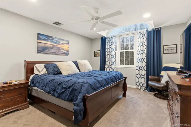 $650,000 | 11 Indian Trace, Kings Park, NY 11754