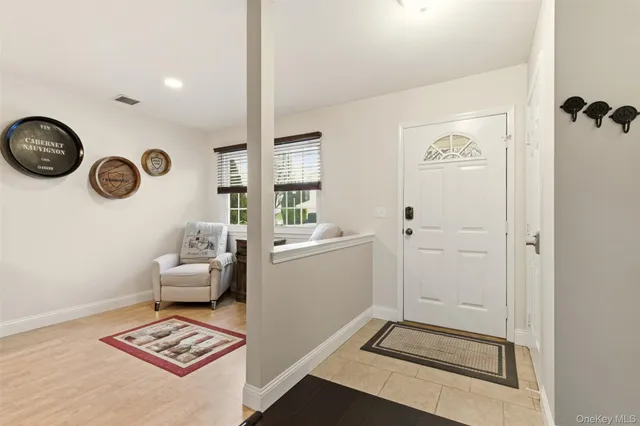 $650,000 | 11 Indian Trace, Kings Park, NY 11754