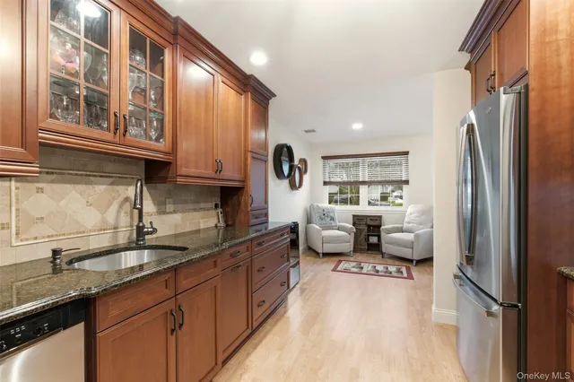 $650,000 | 11 Indian Trace, Kings Park, NY 11754