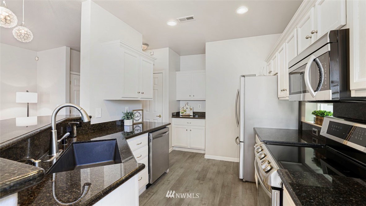 3030 Southeast 12th Street, Unit 1076 Renton, WA 98058 - Photo 11 of 36 Gallery Image 11
