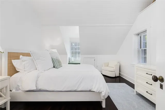 $3,000 | 8 Brenton Road, Unit 3, Newport, RI 02840