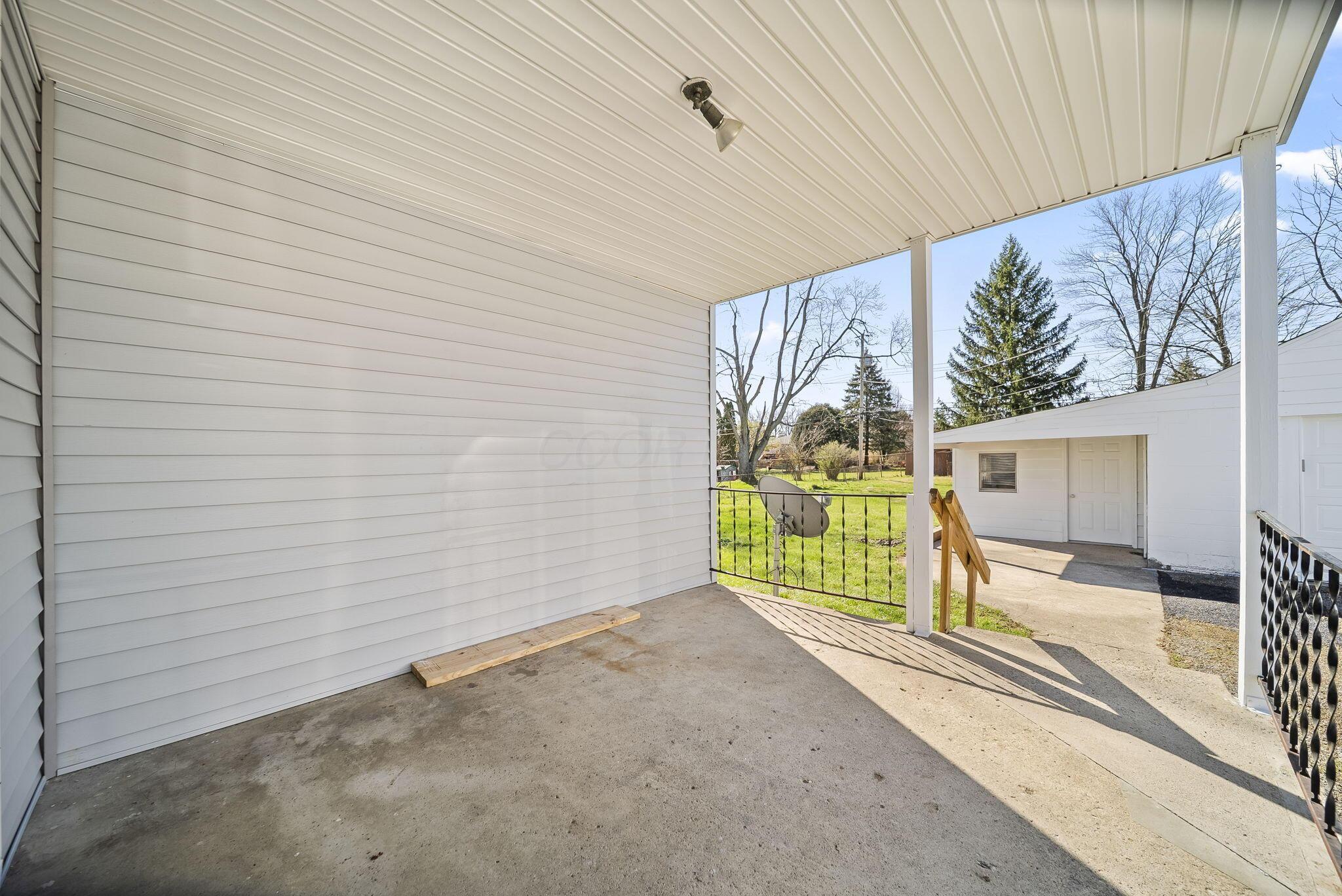 1885 Case Road Columbus, OH 43224 - Photo 39 of 63