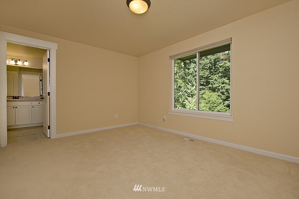 3436 Northeast 17th Place Renton, WA 98056 - Photo 12 of 16