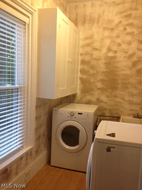 7912 Freedom Road Windham, OH 44288 - Photo 17 of 25 Laundry room