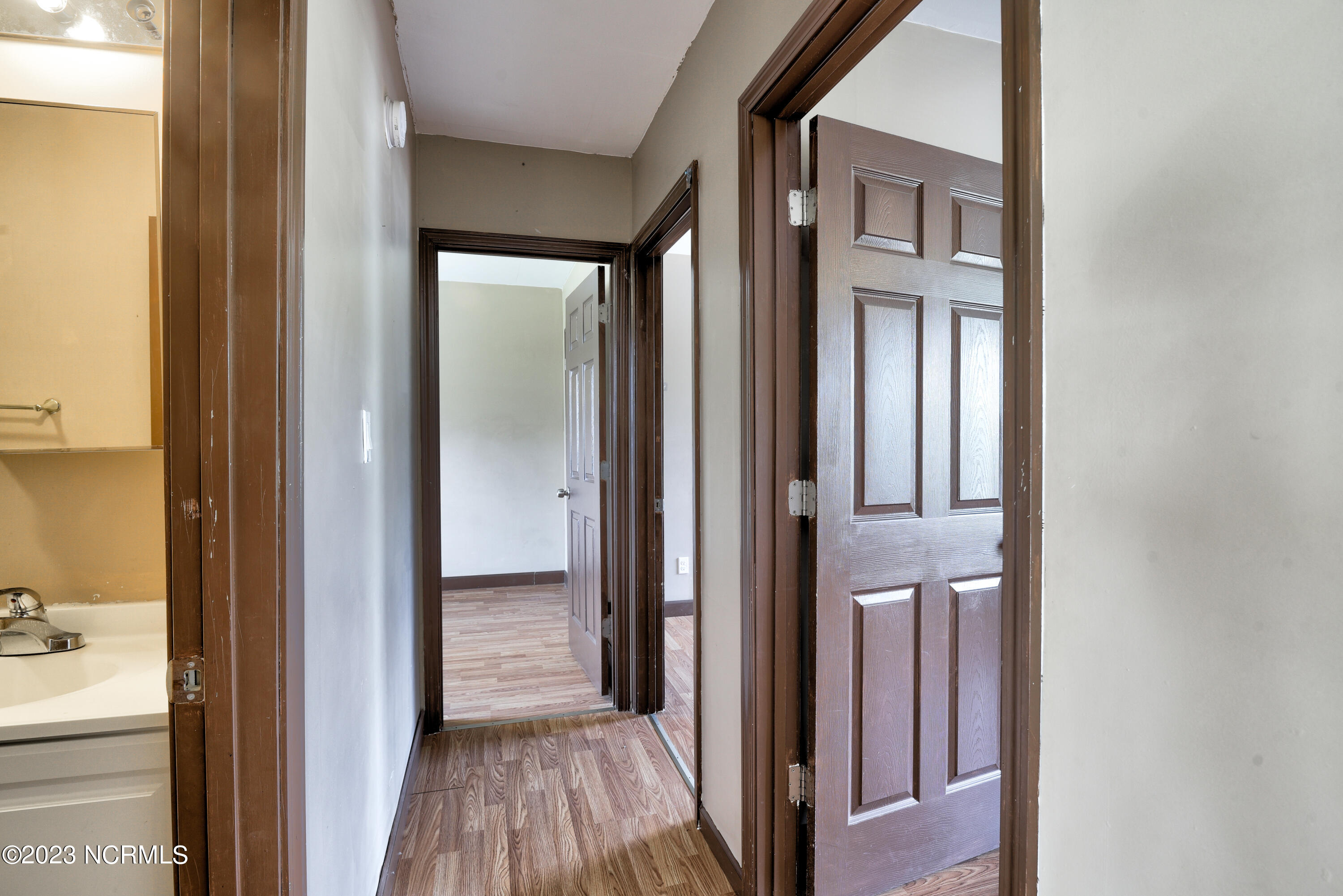3048 Mollie Road Clarendon, NC 28432 - Photo 17 of 51 Hallway upper level