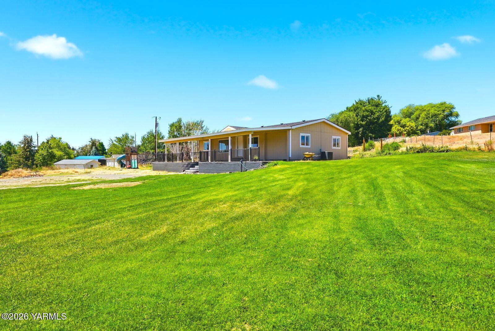 251 Buchanan Road Selah, WA 98942 - Photo 3 of 35 3 Front