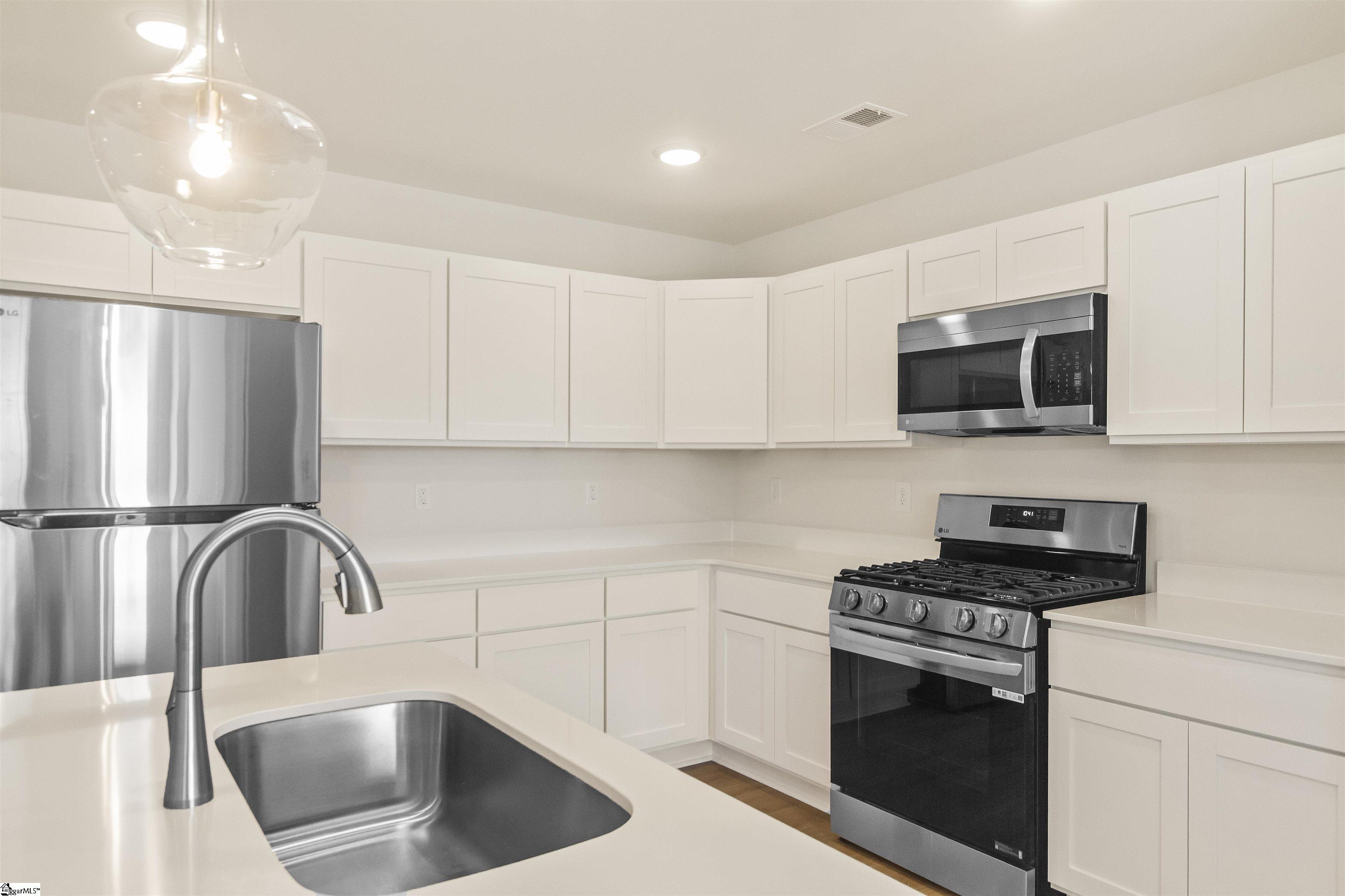 104 Mclauren Place Fountain Inn, SC 29644 - Photo 12 of 28