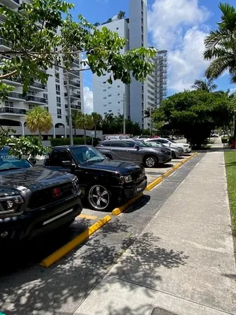 $2,200 | 7925 West Drive, Unit 16, North Bay Village, FL 33141