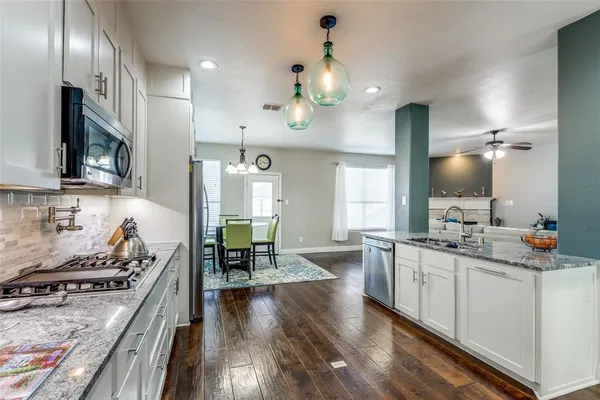 $3,300 | 1427 Hanover Lane, Van Alstyne, TX 75495
