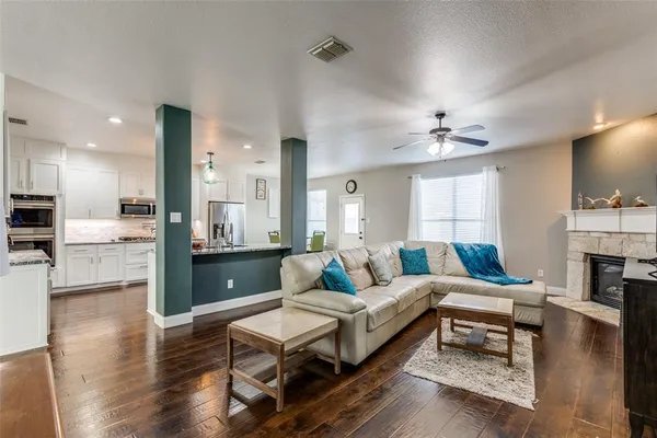 $3,300 | 1427 Hanover Lane, Van Alstyne, TX 75495