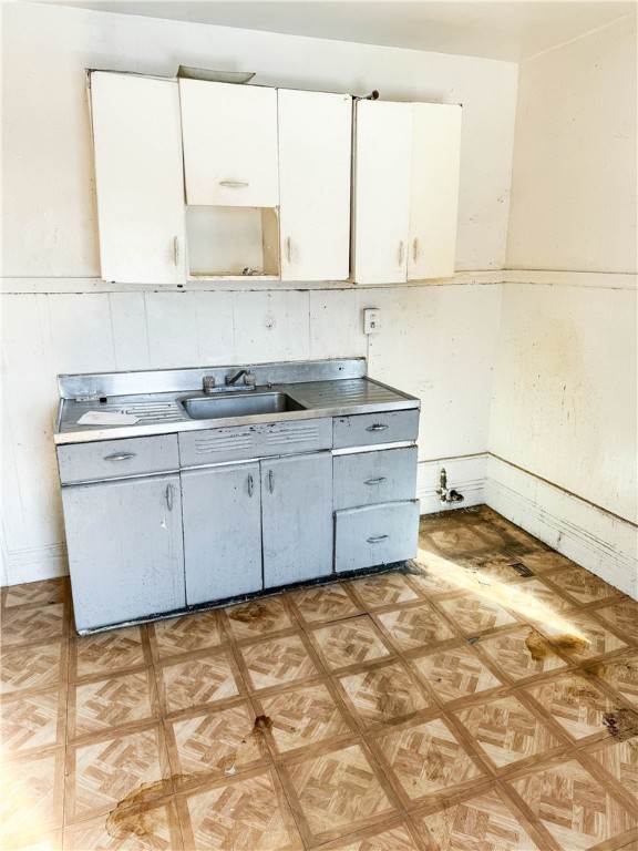 381 Grand Avenue Rochester, NY 14609 - Photo 3 of 16