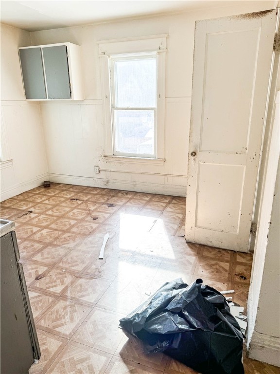 381 Grand Avenue Rochester, NY 14609 - Photo 4 of 16