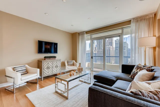 $2,199,000 | 270 East Pearson Street, Unit 1402, Chicago, IL 60611