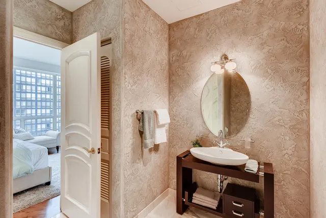 $2,199,000 | 270 East Pearson Street, Unit 1402, Chicago, IL 60611