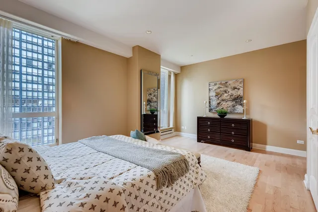 $2,199,000 | 270 East Pearson Street, Unit 1402, Chicago, IL 60611