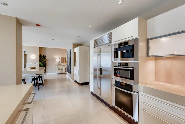 $2,199,000 | 270 East Pearson Street, Unit 1402, Chicago, IL 60611