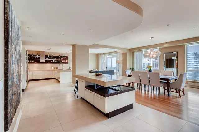 $2,199,000 | 270 East Pearson Street, Unit 1402, Chicago, IL 60611
