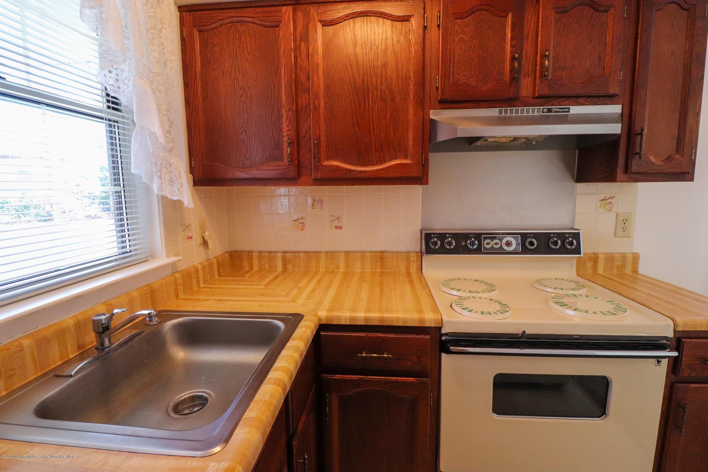 20C Alpine Road, Unit C Whiting, NJ 08759 - Photo 8 of 18 9A96A54A-CEE1-43F1-B8D2-4F629A0D3AA2