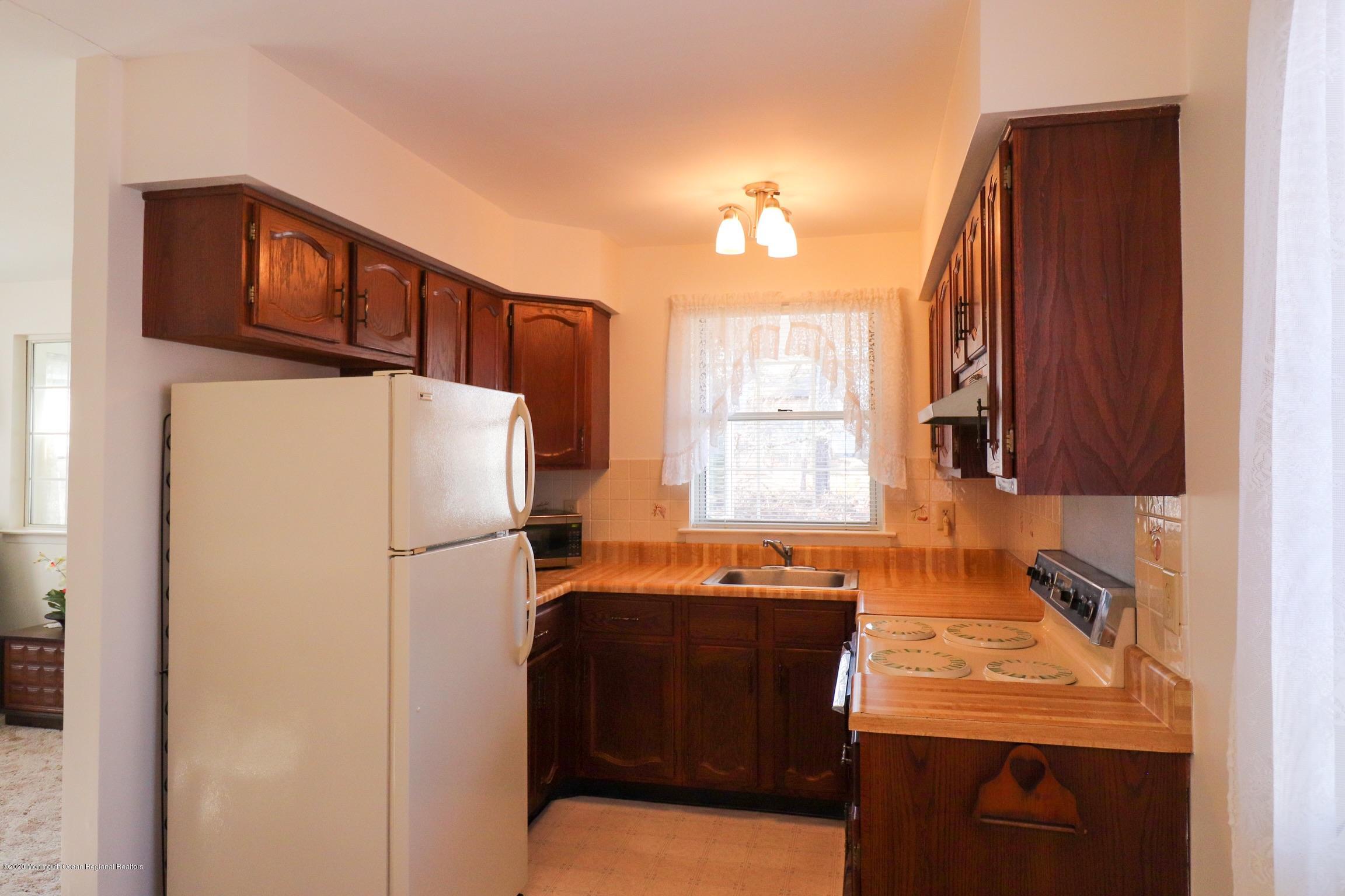 20C Alpine Road, Unit C Whiting, NJ 08759 - Photo 9 of 18 BBF854A3-4C65-4430-AFDD-EBCD0BBED11C