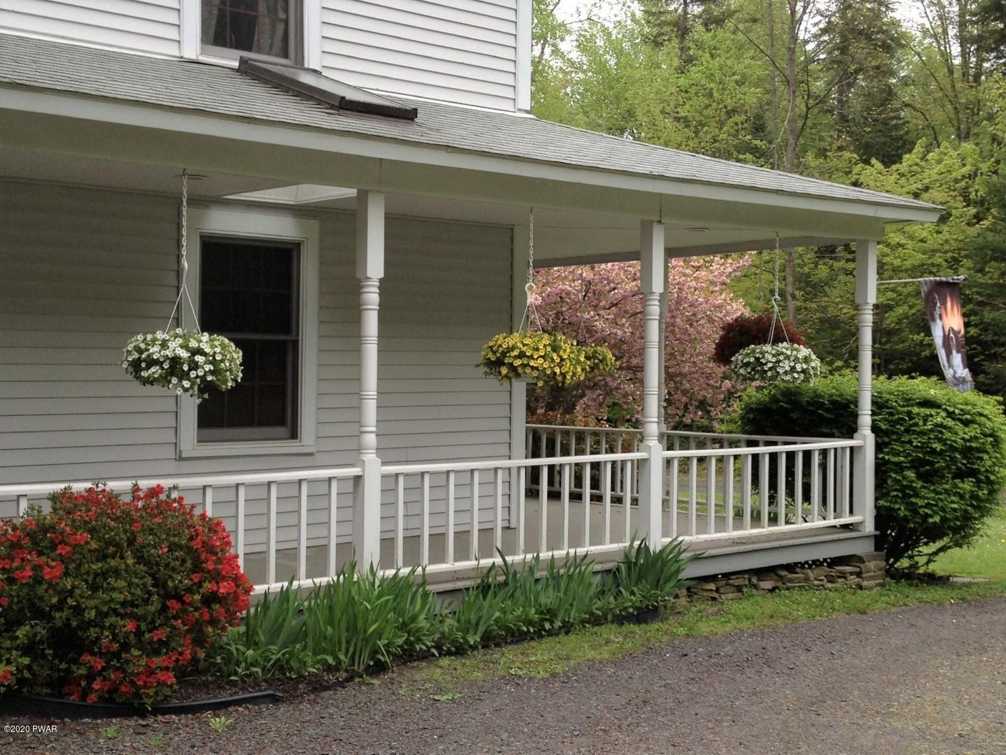 405 Sawmill Road Greentown, PA 18426 - Photo 41 of 61 32-Porch (Large)
