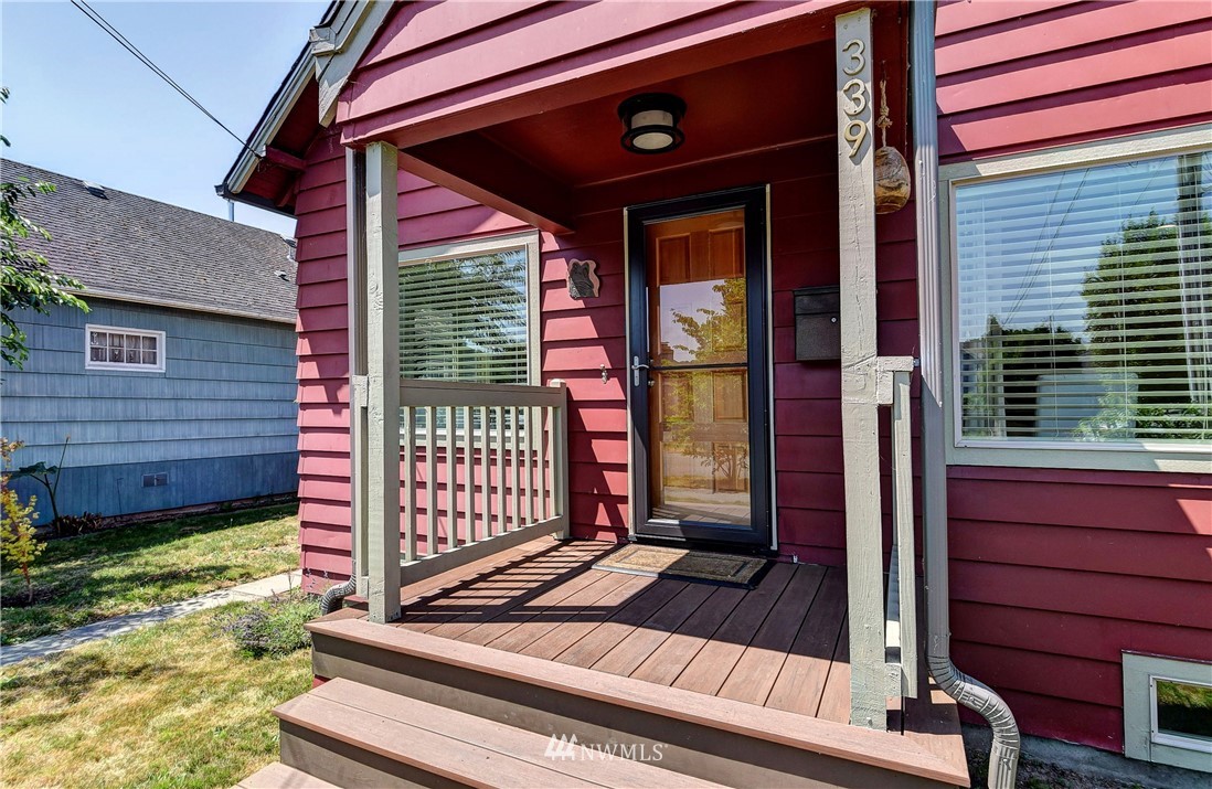 339 Wells Avenue North Renton, WA 98057 - Photo 2 of 26 Gallery Image 2