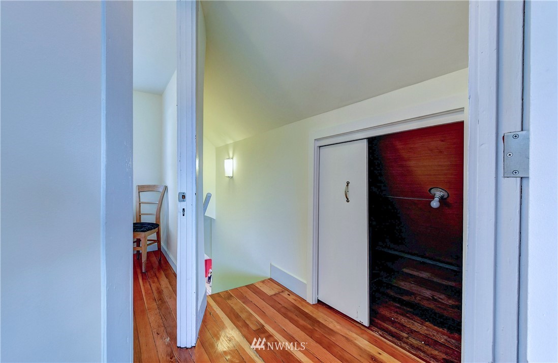 339 Wells Avenue North Renton, WA 98057 - Photo 18 of 26 Gallery Image 18