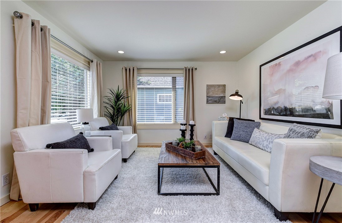 339 Wells Avenue North Renton, WA 98057 - Photo 3 of 26 Gallery Image 3