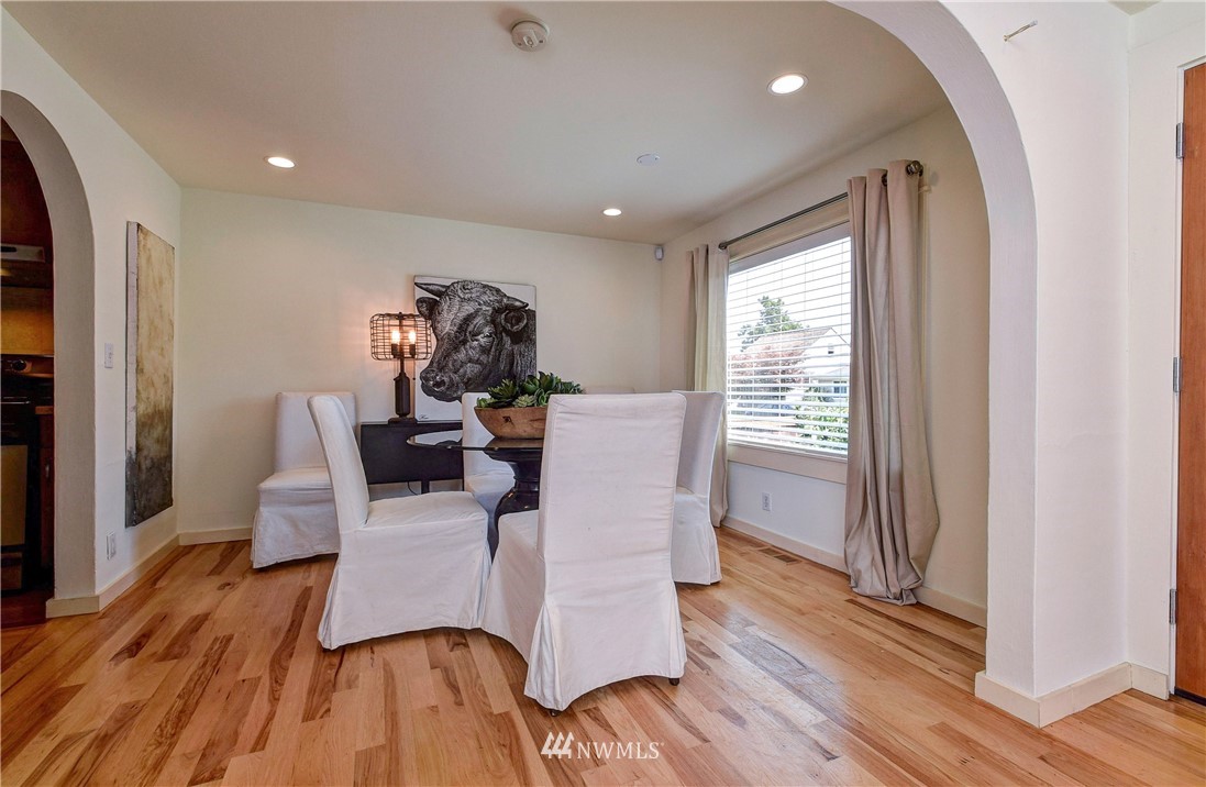 339 Wells Avenue North Renton, WA 98057 - Photo 5 of 26 Gallery Image 5